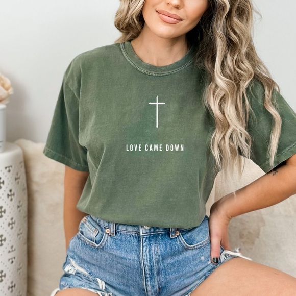 LOVE CAME DOWN TEE - Picture 10 of 14